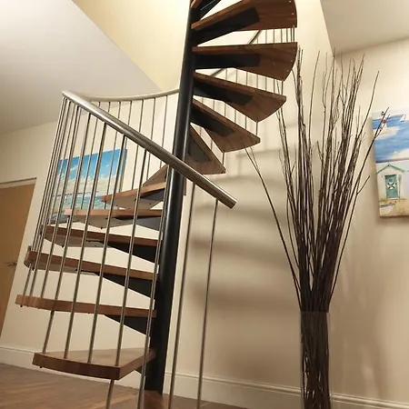 Courtyard Mews, 3 Rodley Hall, Leeds Apartment *