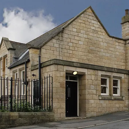 Courtyard Mews, 3 Rodley Hall, Leeds *
